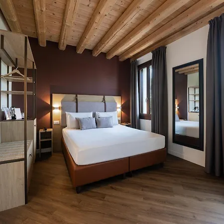Hotel Venice Resort Airport-3